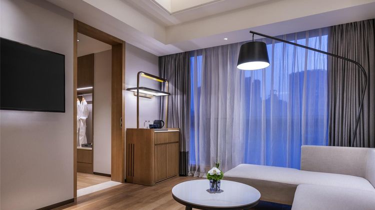Novotel Shanghai JingAn Suite