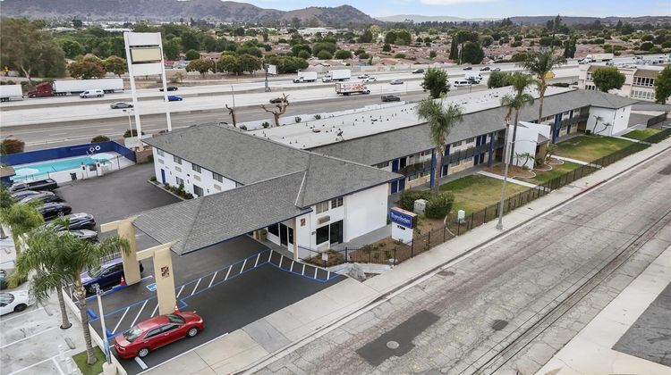 Travelodge by Wyndham Fairplex Pomona Exterior