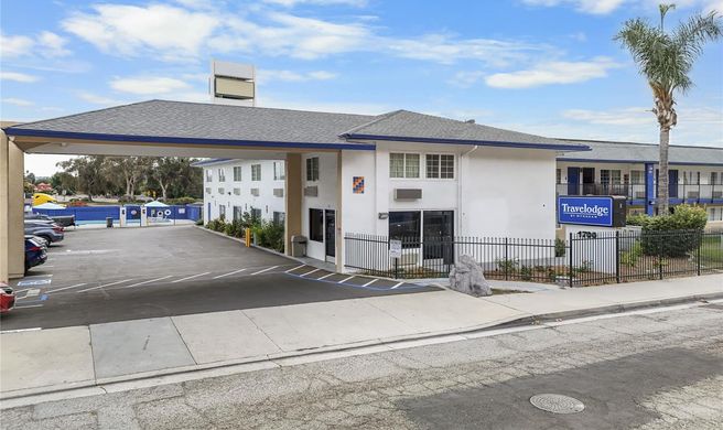 Travelodge by Wyndham Fairplex Pomona Exterior