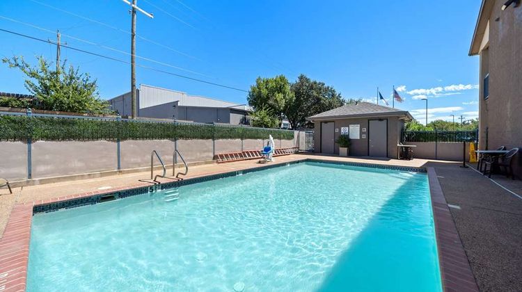 Days Inn Round Rock TX Pool
