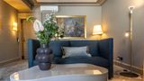 Royal Hotel Suite