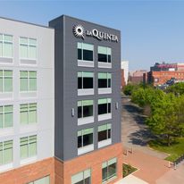 La Quinta Inn & Suites by Wyndham