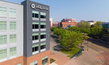 La Quinta Inn & Suites by Wyndham
