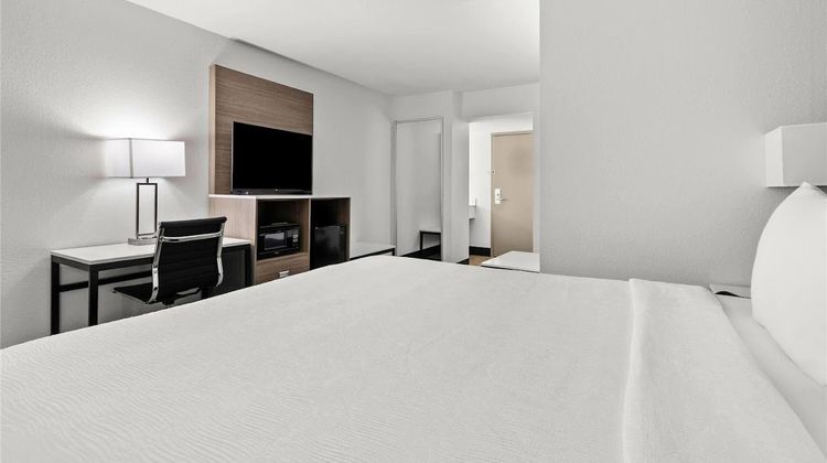 Baymont by Wyndham Ardmore I-35 Room
