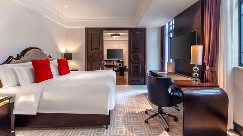 <b>The Yangtze Boutique Shanghai Suite</b>. Images powered by <a href="https://iceportal.shijigroup.com/" title="IcePortal" target="_blank">IcePortal</a>.