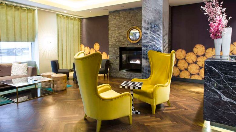 <b>South Place Hotel Lobby</b>. Images powered by <a href="https://iceportal.shijigroup.com/" title="IcePortal" target="_blank">IcePortal</a>.