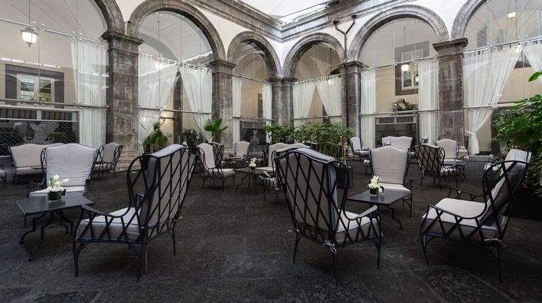 <b>Palazzo Caracciolo Naples Restaurant</b>. Images powered by <a href="https://iceportal.shijigroup.com/" title="IcePortal" target="_blank">IcePortal</a>.