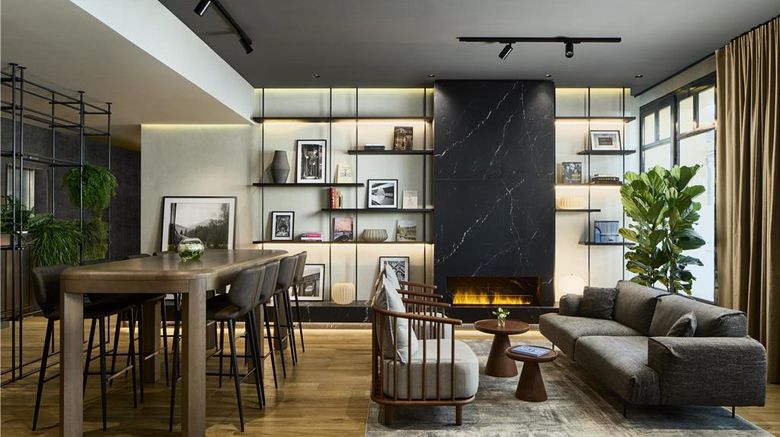 <b>NH Paris Gare de l'Est Lobby</b>. Images powered by <a href="https://iceportal.shijigroup.com/" title="IcePortal" target="_blank">IcePortal</a>.