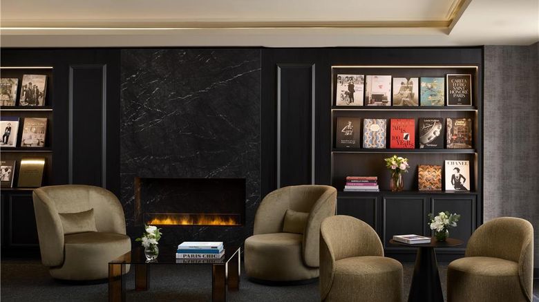 <b>NH Paris Champs-Elysees Lobby</b>. Images powered by <a href="https://iceportal.shijigroup.com/" title="IcePortal" target="_blank">IcePortal</a>.