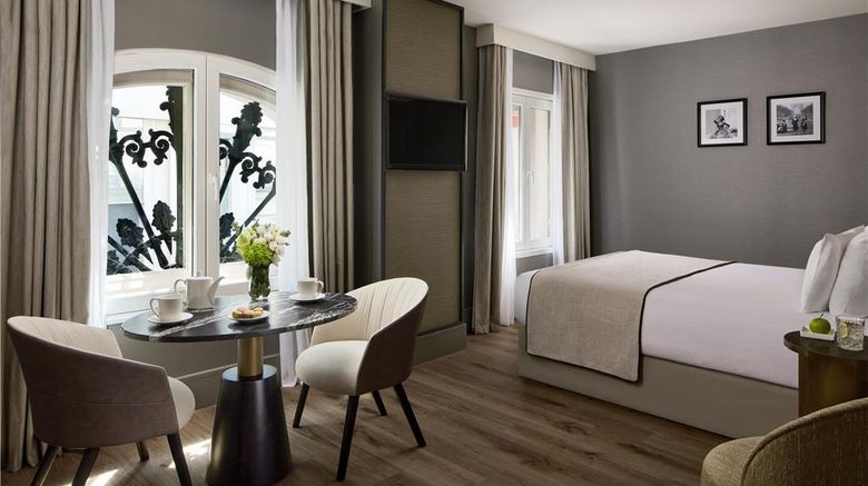 <b>NH Paris Champs-Elysees Room</b>. Images powered by <a href="https://iceportal.shijigroup.com/" title="IcePortal" target="_blank">IcePortal</a>.