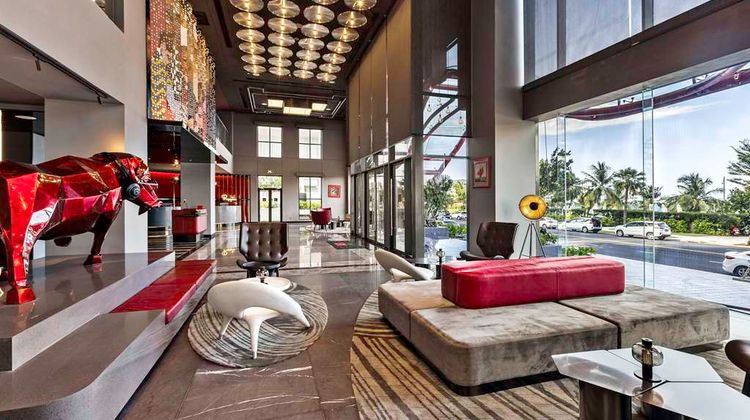 Radisson RED Danang Lobby