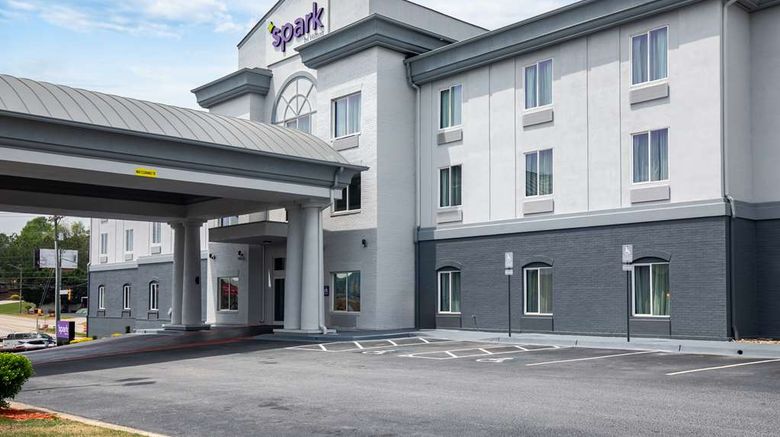 <b>Spark by Hilton Commerce Exterior</b>. Images powered by <a href="https://iceportal.shijigroup.com/" title="IcePortal" target="_blank">IcePortal</a>.