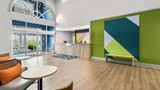 <b>Spark by Hilton Commerce Lobby</b>. Images powered by <a href="https://iceportal.shijigroup.com/" title="IcePortal" target="_blank">IcePortal</a>.