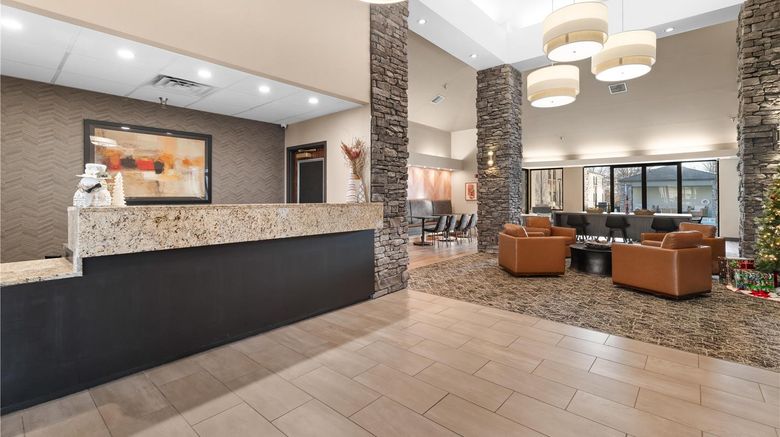 <b>Courtview Hotel Lobby</b>. Images powered by <a href="https://iceportal.shijigroup.com/" title="IcePortal" target="_blank">IcePortal</a>.