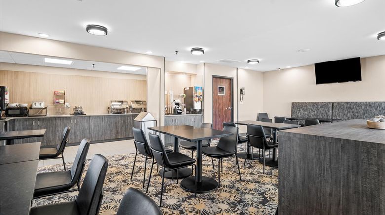 <b>Courtview Hotel Restaurant</b>. Images powered by <a href="https://iceportal.shijigroup.com/" title="IcePortal" target="_blank">IcePortal</a>.