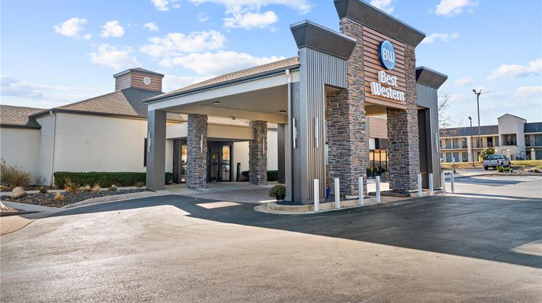 <b>Courtview Hotel Exterior</b>. Images powered by <a href="https://iceportal.shijigroup.com/" title="IcePortal" target="_blank">IcePortal</a>.