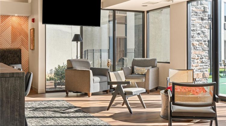 Courtview Hotel Lobby