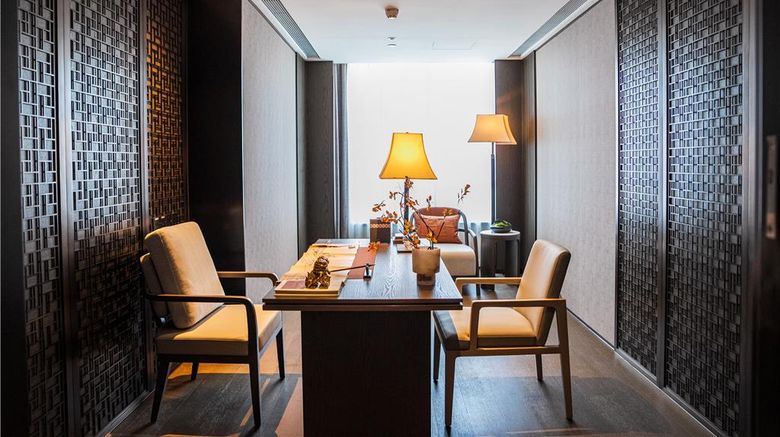<b>Yuexiu Hotel Guangzhou-Curio Collection Room</b>. Images powered by <a href="https://iceportal.shijigroup.com/" title="IcePortal" target="_blank">IcePortal</a>.