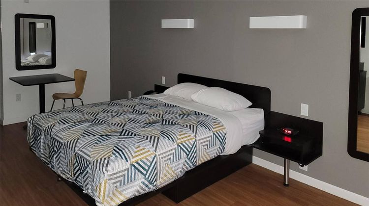 Rodeway Inn & Suites Rancho Mirage Room