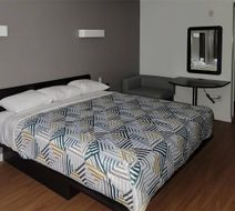 Rodeway Inn & Suites Rancho Mirage Room