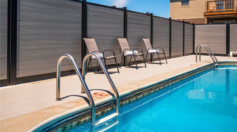 <b>Quality Inn Chatham Pool</b>. Images powered by <a href="https://iceportal.shijigroup.com/" title="IcePortal" target="_blank">IcePortal</a>.
