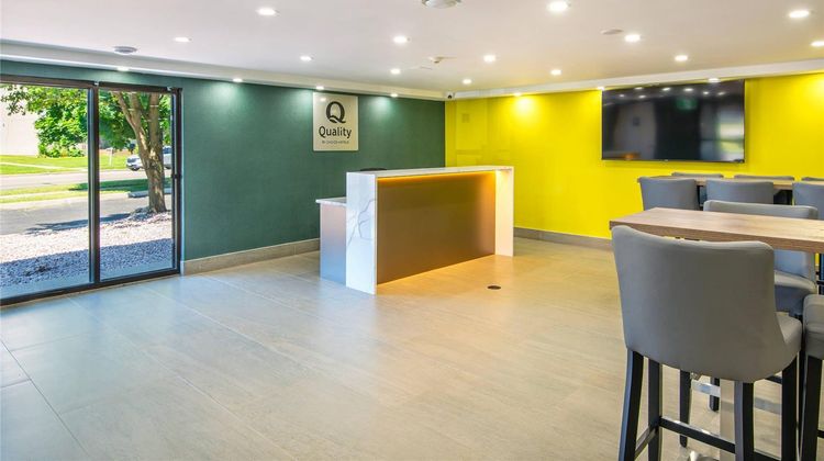 Quality Inn Chatham Lobby