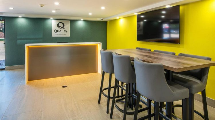 Quality Inn Chatham Lobby