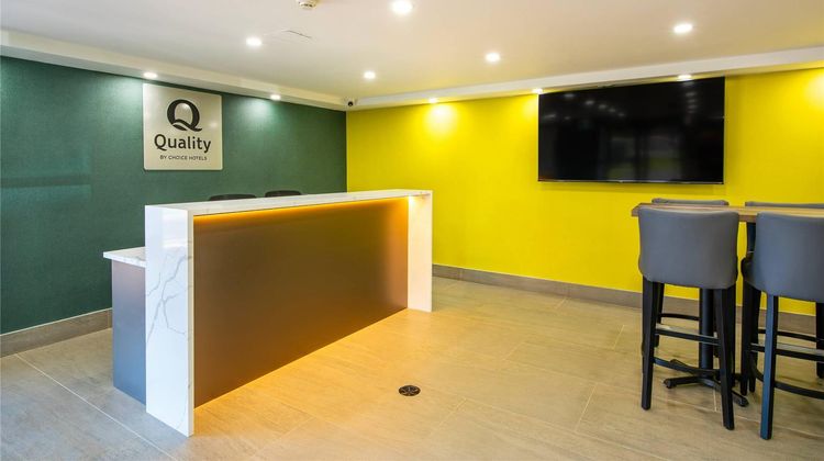 Quality Inn Chatham Lobby