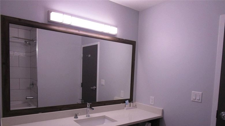<b>Park Inn by Radisson Osoyoos Room</b>. Images powered by <a href="https://iceportal.shijigroup.com/" title="IcePortal" target="_blank">IcePortal</a>.