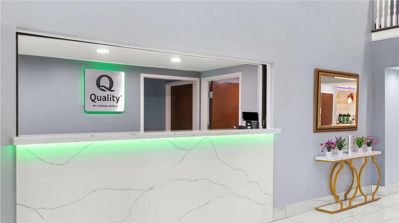 <b>Quality Inn Tallapoosa Lobby</b>. Images powered by <a href="https://iceportal.shijigroup.com/" title="IcePortal" target="_blank">IcePortal</a>.