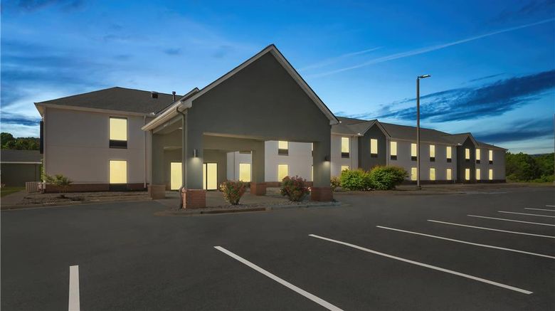 <b>Quality Inn Tallapoosa Exterior</b>. Images powered by <a href="https://iceportal.shijigroup.com/" title="IcePortal" target="_blank">IcePortal</a>.