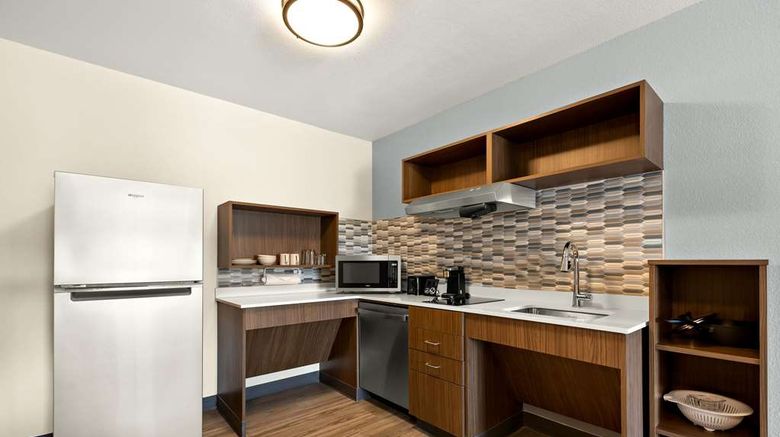 <b>Everhome Suites Nampa Boise Room</b>. Images powered by <a href="https://iceportal.shijigroup.com/" title="IcePortal" target="_blank">IcePortal</a>.