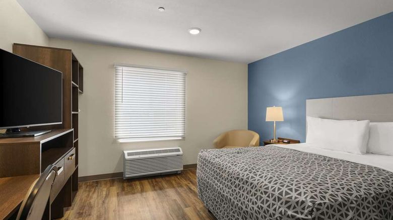 <b>WoodSpring Suites Bowling Green I-65 Suite</b>. Images powered by <a href="https://iceportal.shijigroup.com/" title="IcePortal" target="_blank">IcePortal</a>.
