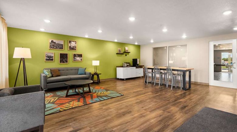 <b>WoodSpring Suites Bowling Green I-65 Lobby</b>. Images powered by <a href="https://iceportal.shijigroup.com/" title="IcePortal" target="_blank">IcePortal</a>.