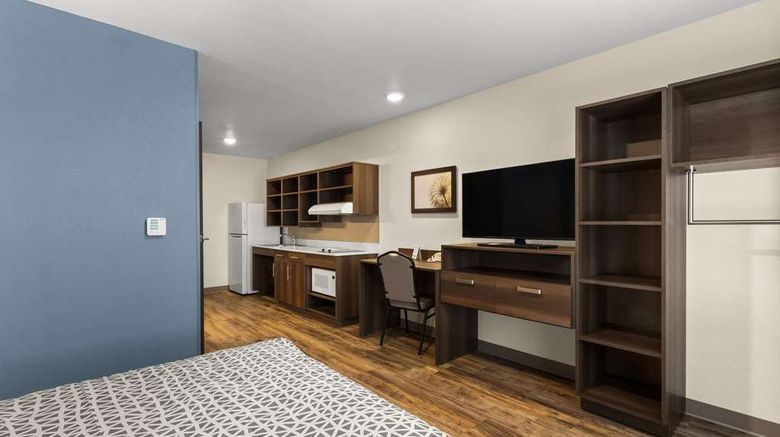 <b>WoodSpring Suites Bowling Green I-65 Suite</b>. Images powered by <a href="https://iceportal.shijigroup.com/" title="IcePortal" target="_blank">IcePortal</a>.