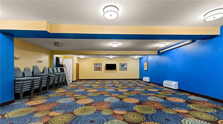 <b>Quality Inn Warrensburg Meeting</b>. Images powered by <a href="https://iceportal.shijigroup.com/" title="IcePortal" target="_blank">IcePortal</a>.