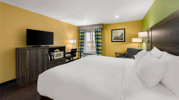 Quality Inn Warrensburg Room