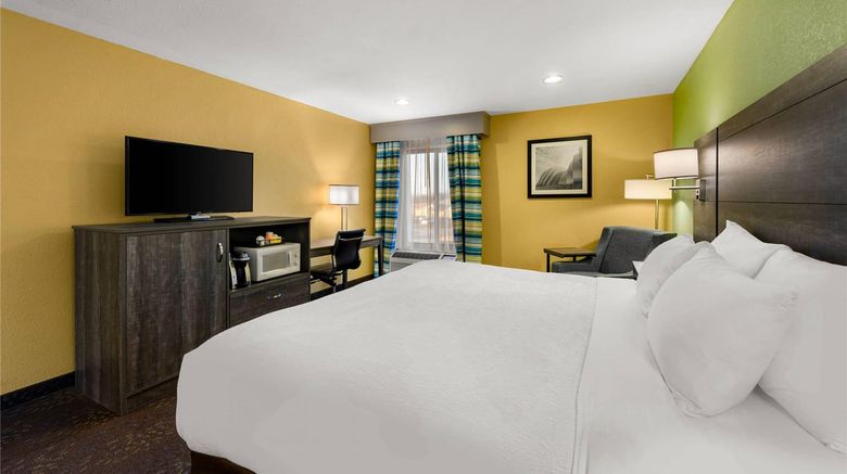 <b>Quality Inn Warrensburg Room</b>. Images powered by <a href="https://iceportal.shijigroup.com/" title="IcePortal" target="_blank">IcePortal</a>.
