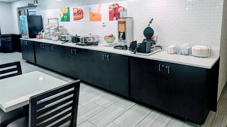 Quality Inn Warrensburg Restaurant