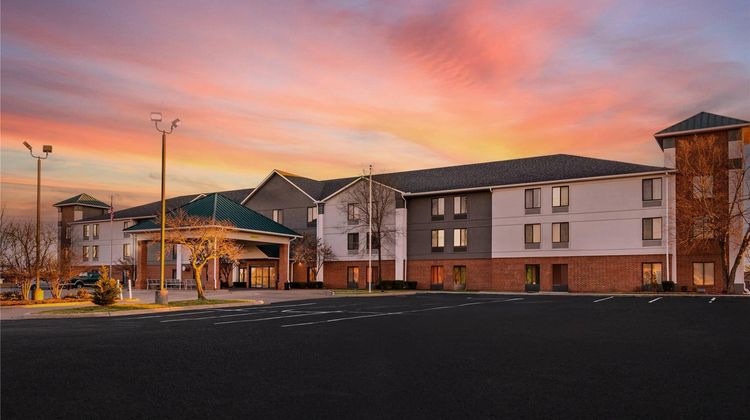 Quality Inn Warrensburg Exterior
