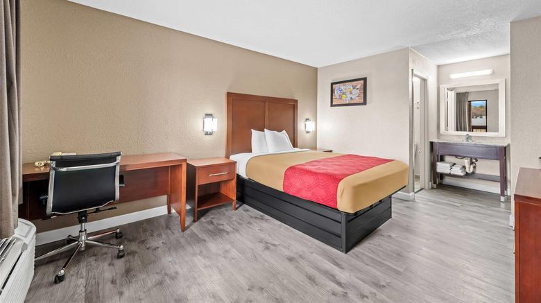 <b>Econo Lodge Kannapolis Room</b>. Images powered by <a href="https://iceportal.shijigroup.com/" title="IcePortal" target="_blank">IcePortal</a>.