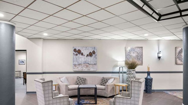Clarion Inn & Suites and Convention Ctr Lobby