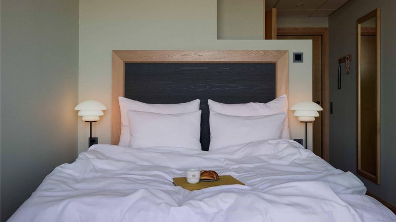 <b>Wood Hotel, Ascend Hotel Collection Room</b>. Images powered by <a href="https://iceportal.shijigroup.com/" title="IcePortal" target="_blank">IcePortal</a>.