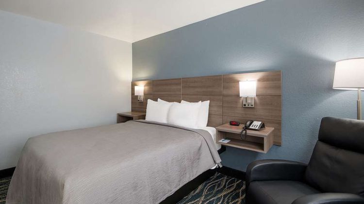 Quality Inn Oneida Room