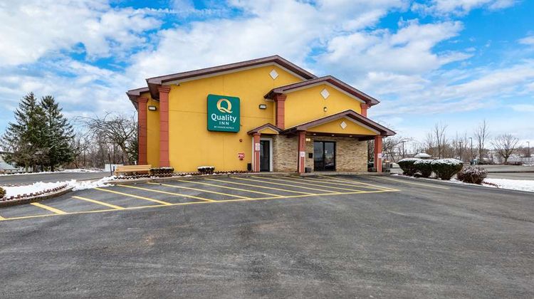 Quality Inn Oneida Exterior