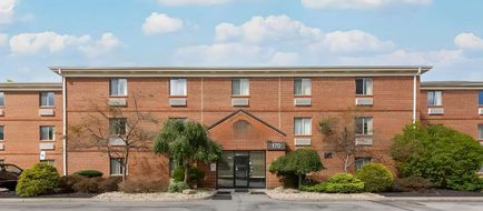 Suburban Studios Copley Akron West Exterior