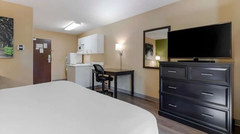 <b>Suburban Studios Copley Akron West Room</b>. Images powered by <a href="https://iceportal.shijigroup.com/" title="IcePortal" target="_blank">IcePortal</a>.