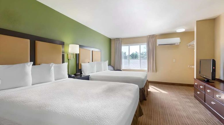 <b>Suburban Studios Copley Akron West Room</b>. Images powered by <a href="https://iceportal.shijigroup.com/" title="IcePortal" target="_blank">IcePortal</a>.