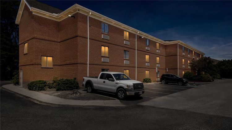 Suburban Studios Copley Akron West Exterior
