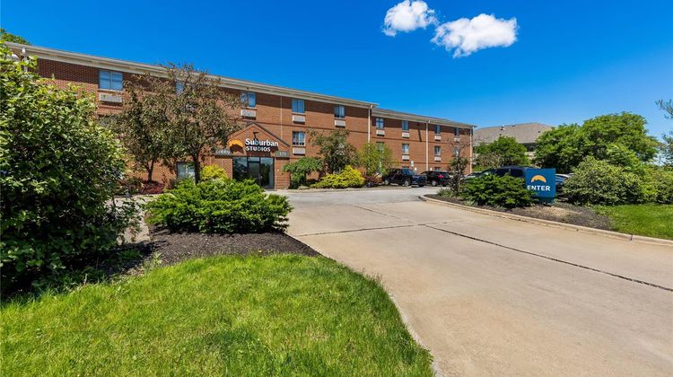 Suburban Studios Copley Akron West Exterior